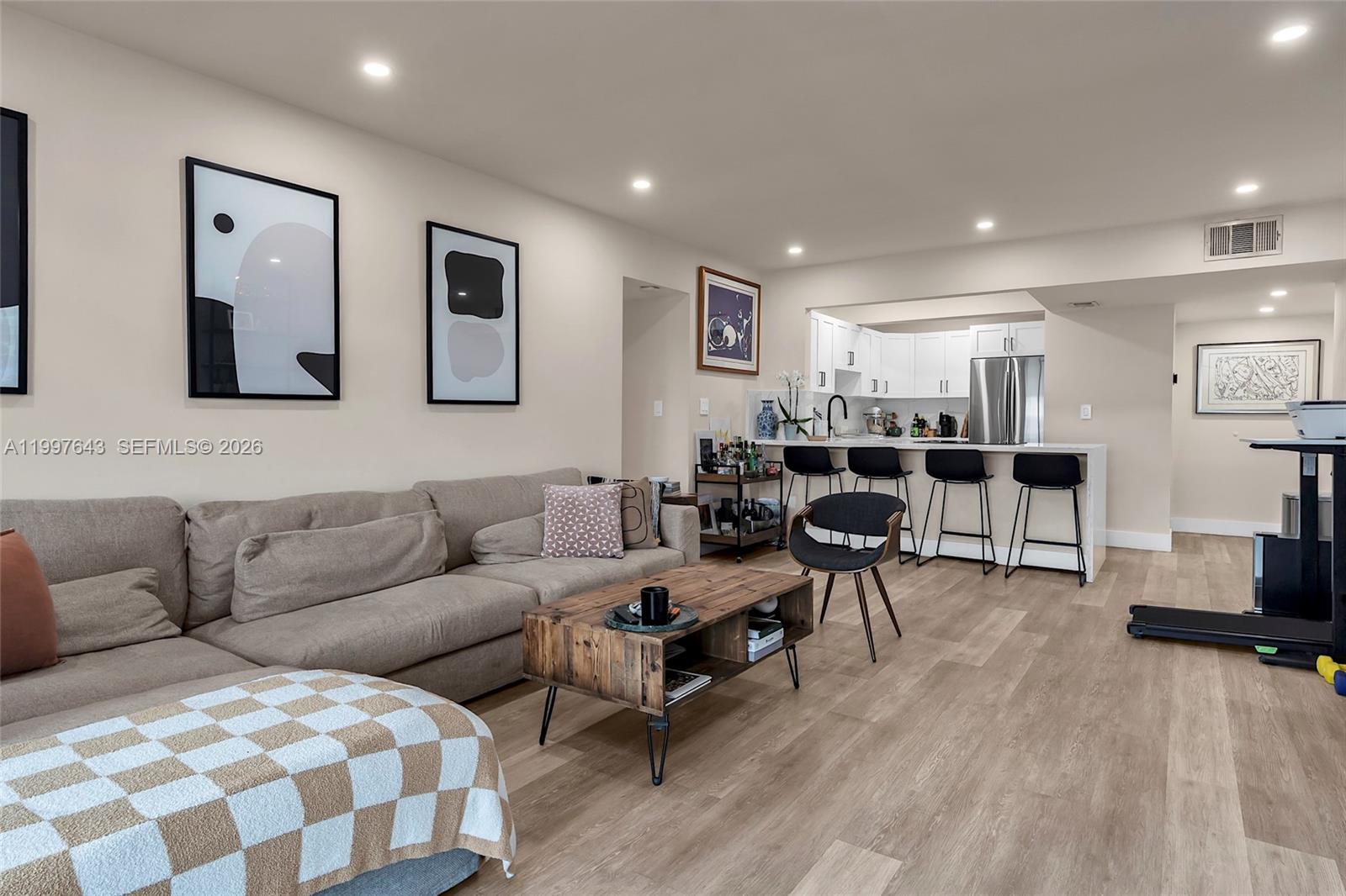 DADELAND CAPRI CONDO - Residential