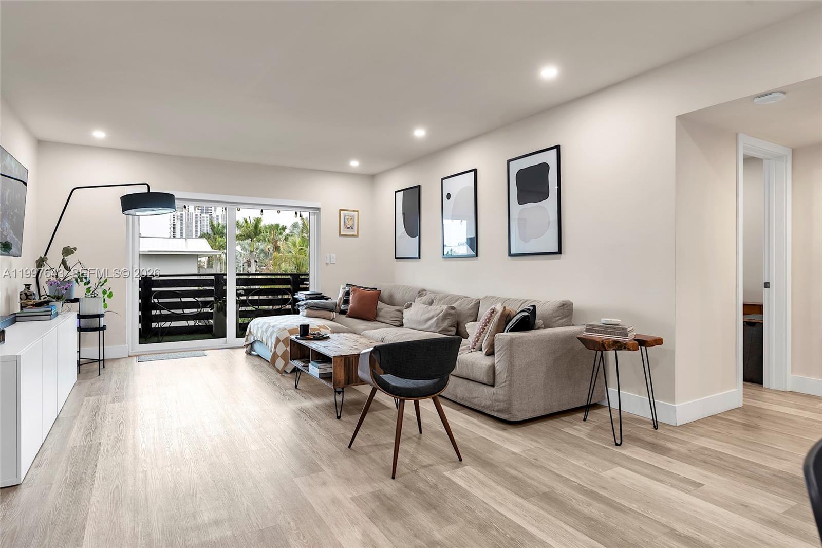 DADELAND CAPRI CONDO - Residential