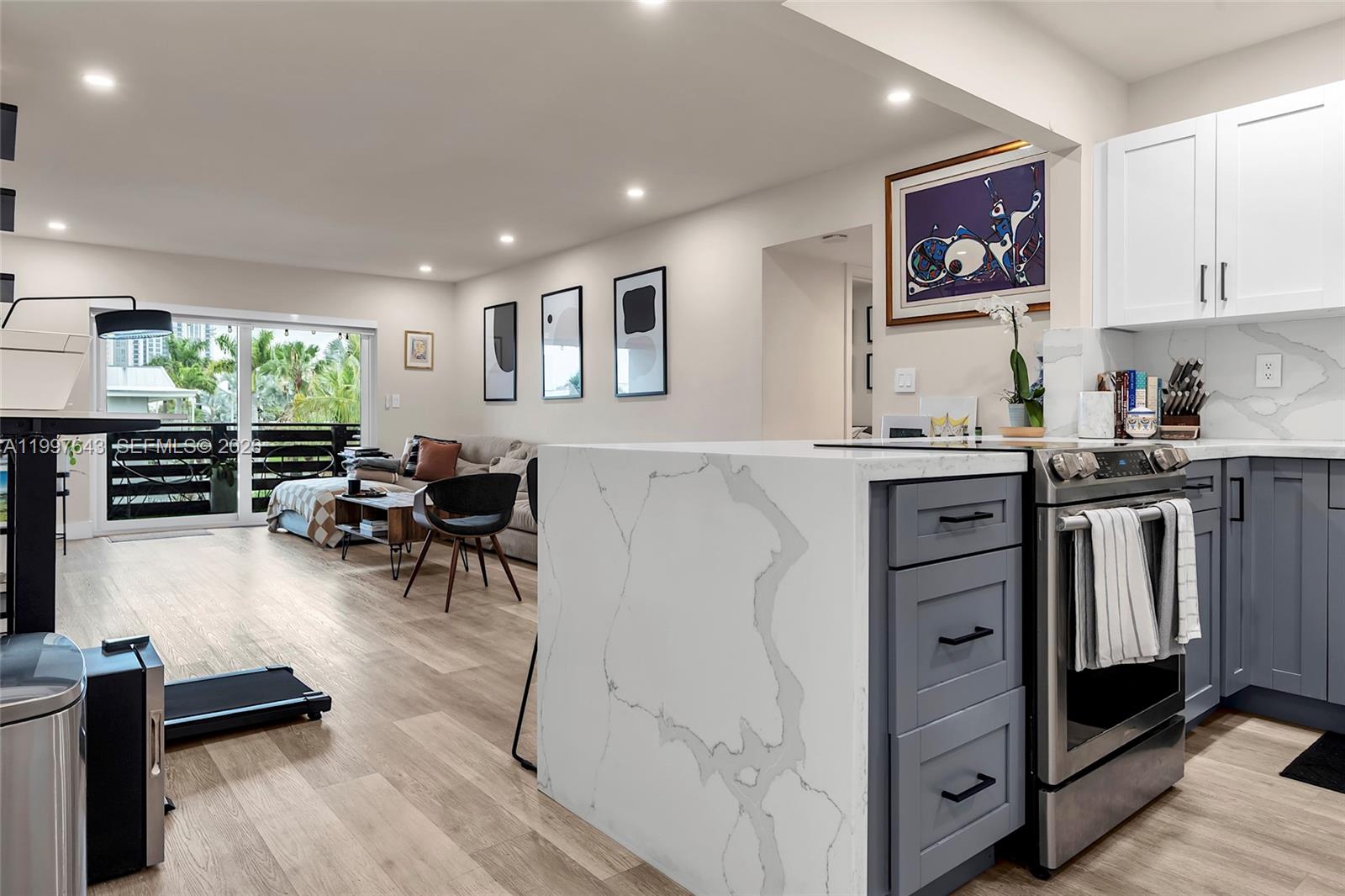 DADELAND CAPRI CONDO - Residential