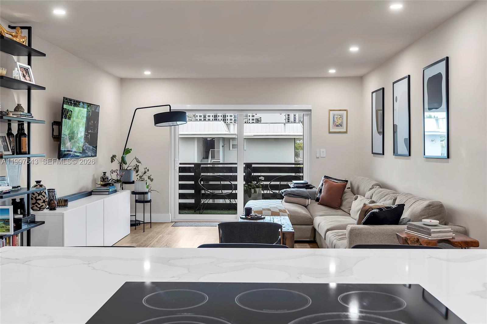 DADELAND CAPRI CONDO - Residential