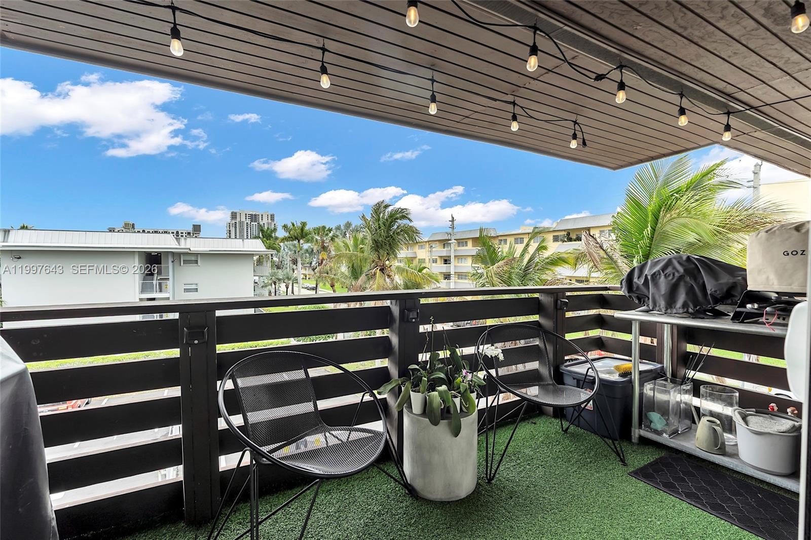 DADELAND CAPRI CONDO - Residential