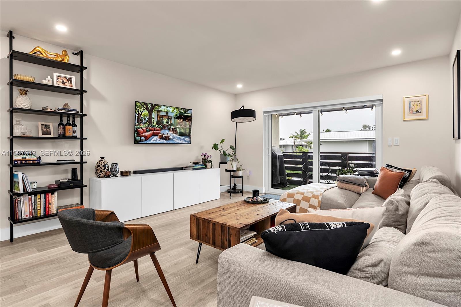 DADELAND CAPRI CONDO - Residential