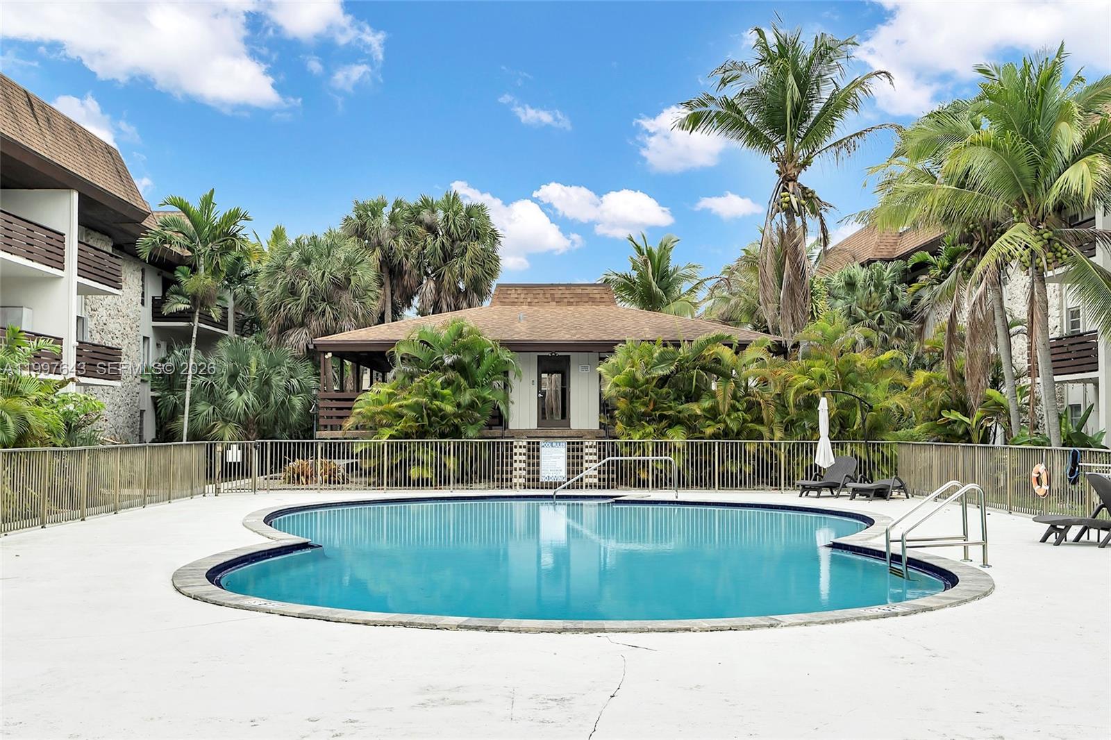 DADELAND CAPRI CONDO - Residential