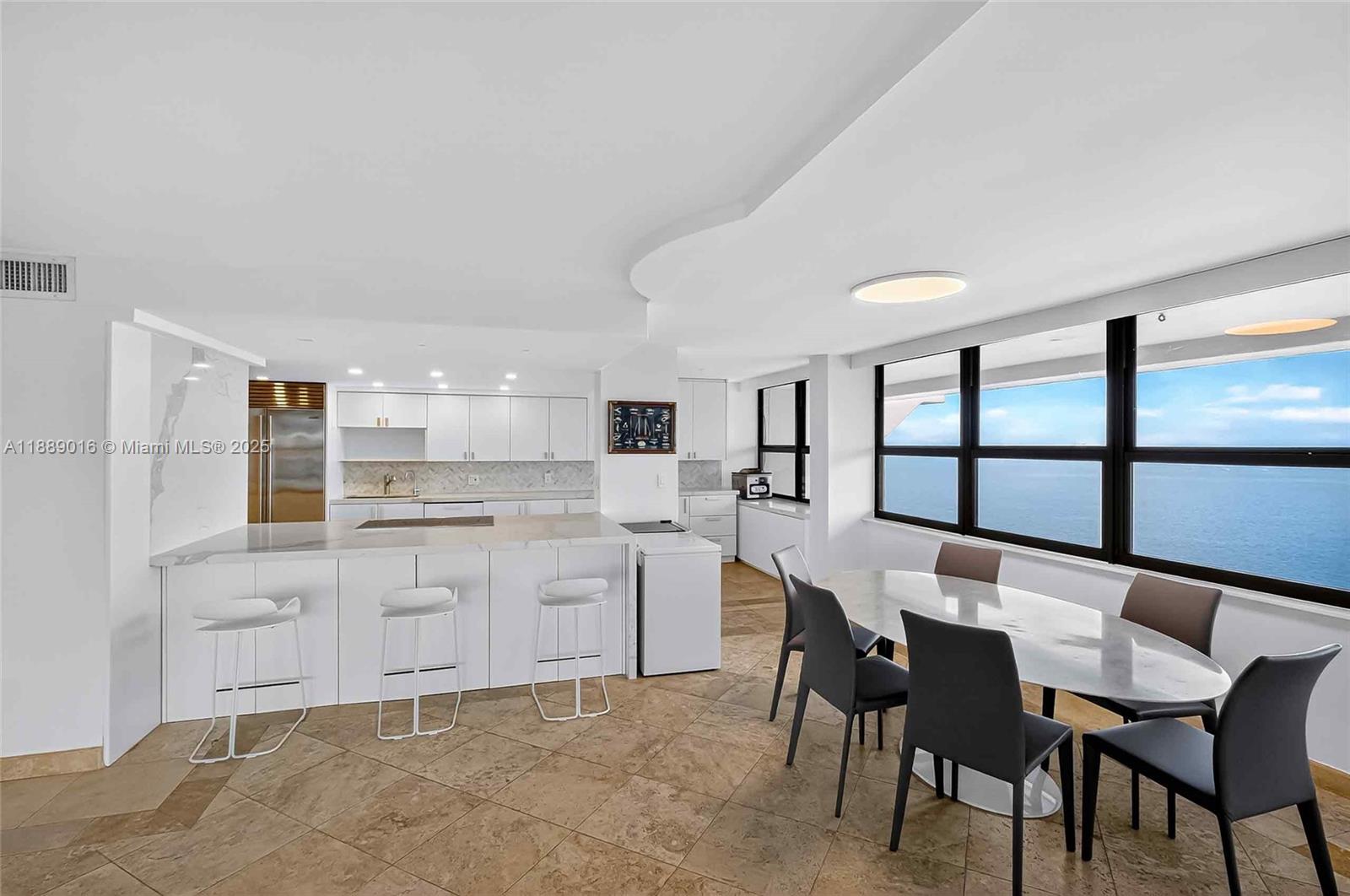 3 Grove Isle Dr C1802, Coconut Grove, FL, 33133/$2,599,000 4 3 Grove Isle Dr C1802