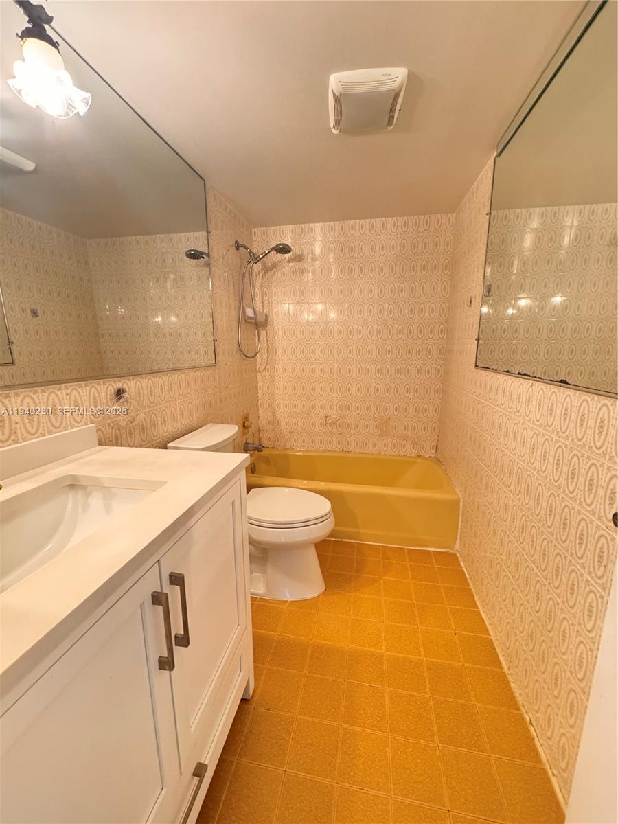 BOCA LINDA CONDO - Residential