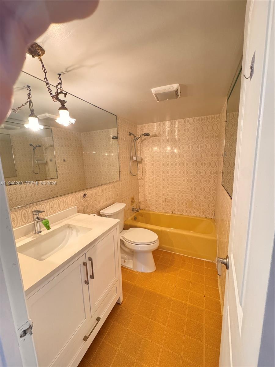 BOCA LINDA CONDO - Residential