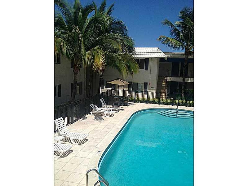 2 Bedrooms 1 Bath in gated community in Pinecrest. Washer and Dryer inside the Apt. Assigned parking space. Near Metro.