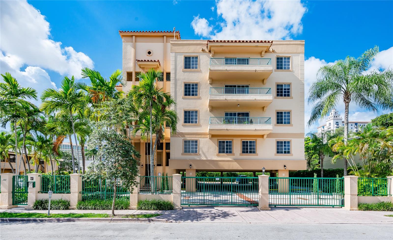 222 Madeira Ave 52, Coral Gables, Broward County, Florida - 2 Bedrooms  
2 Bathrooms - 