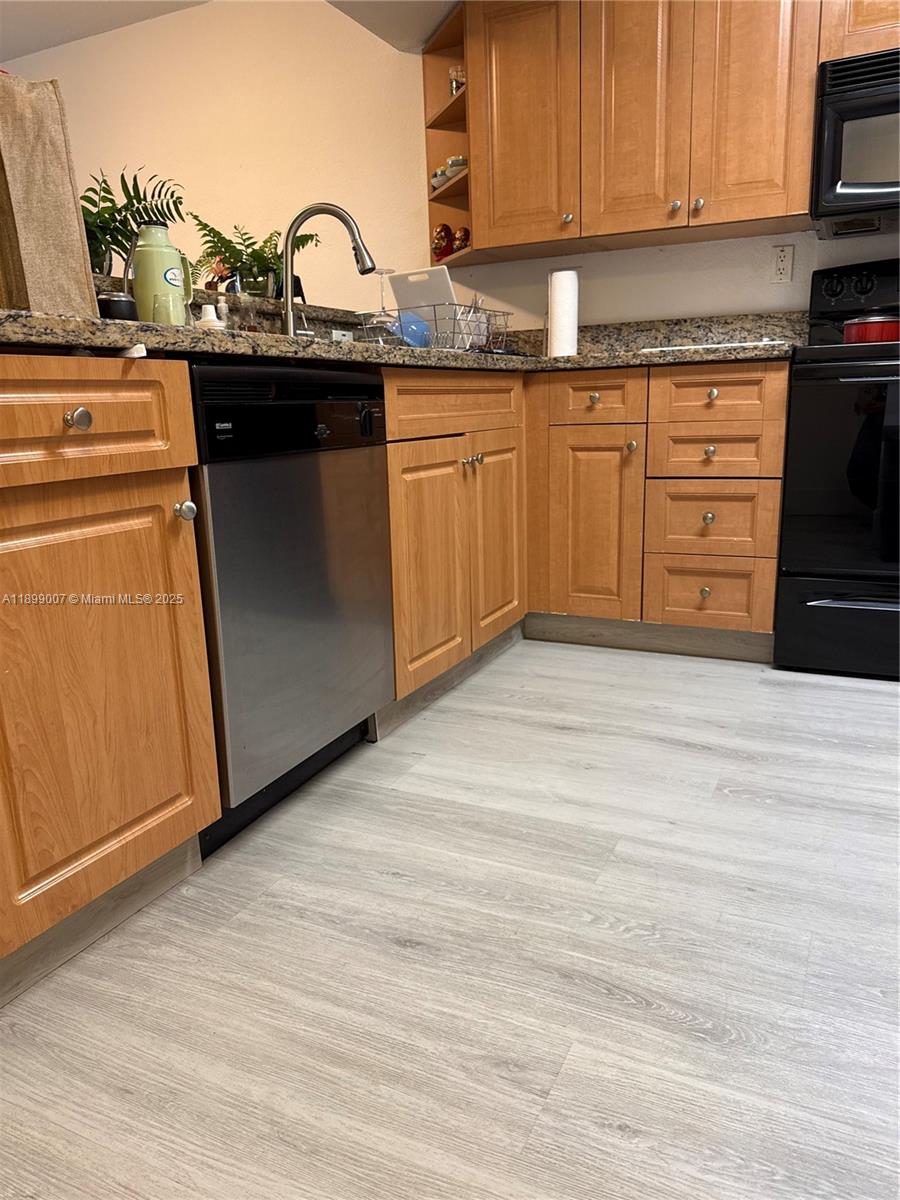 DORAL GARDENS II CONDO - Residential Lease