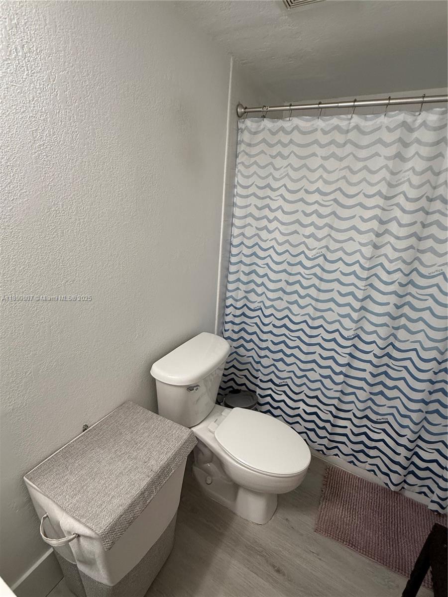 DORAL GARDENS II CONDO - Residential Lease