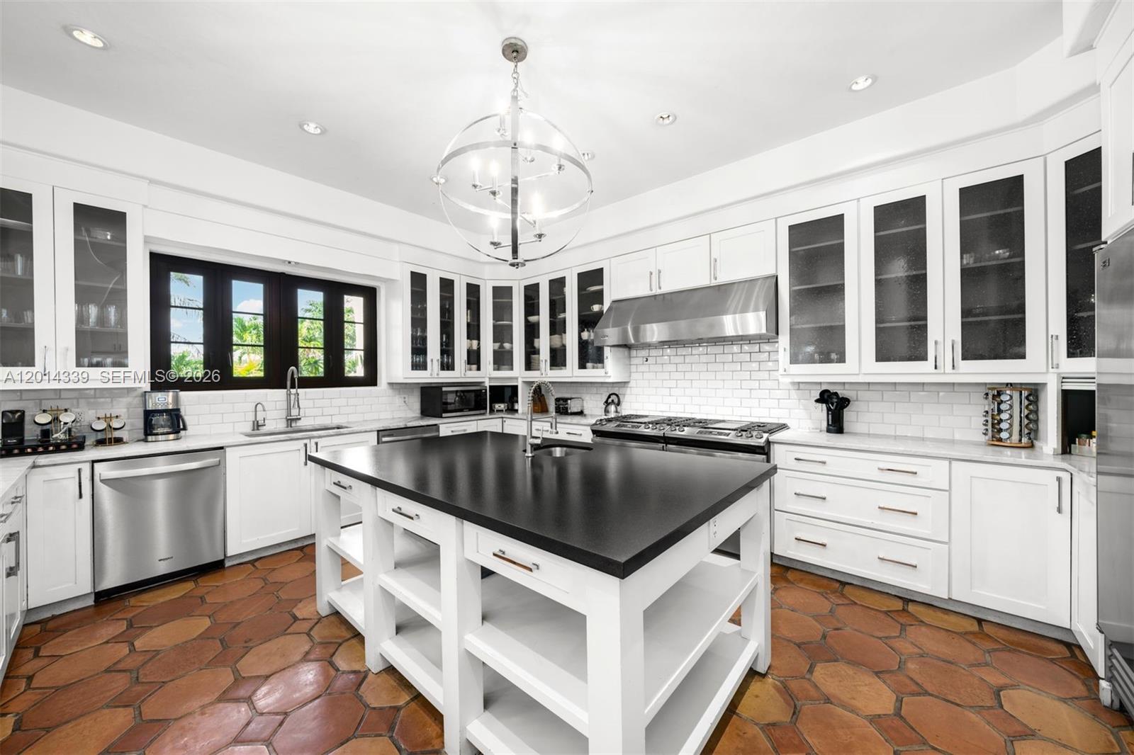 BAYSHORE ESTATES - Residential