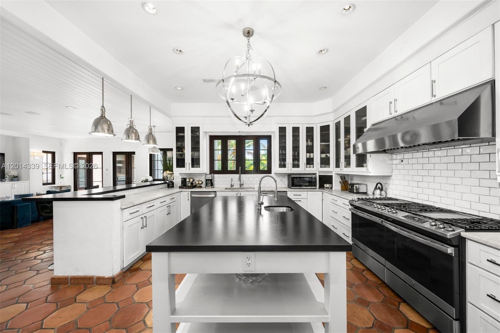 BAYSHORE ESTATES - Residential