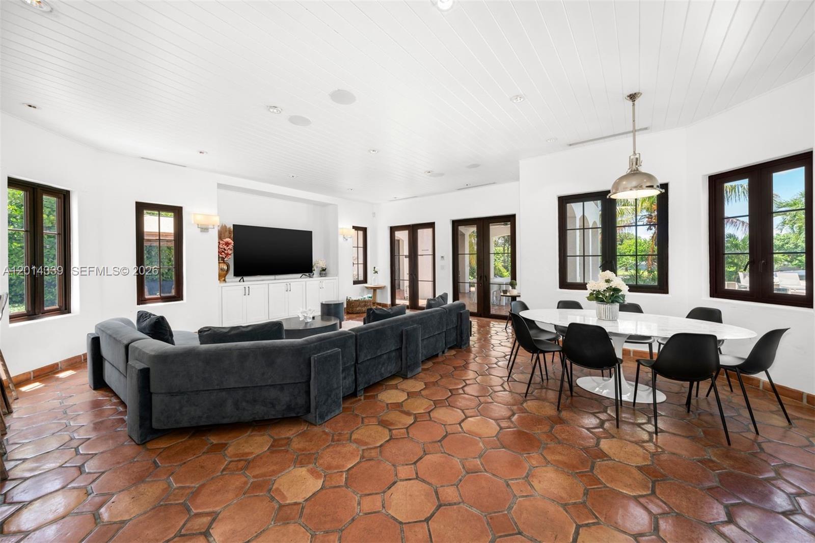 BAYSHORE ESTATES - Residential