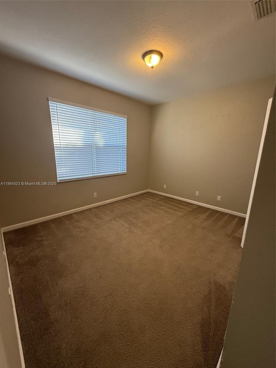 1061 Grove Park Cir