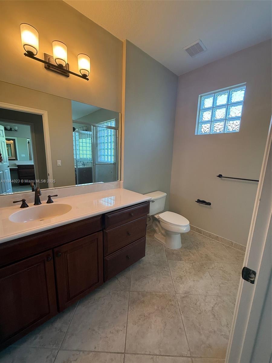 1061 Grove Park Cir