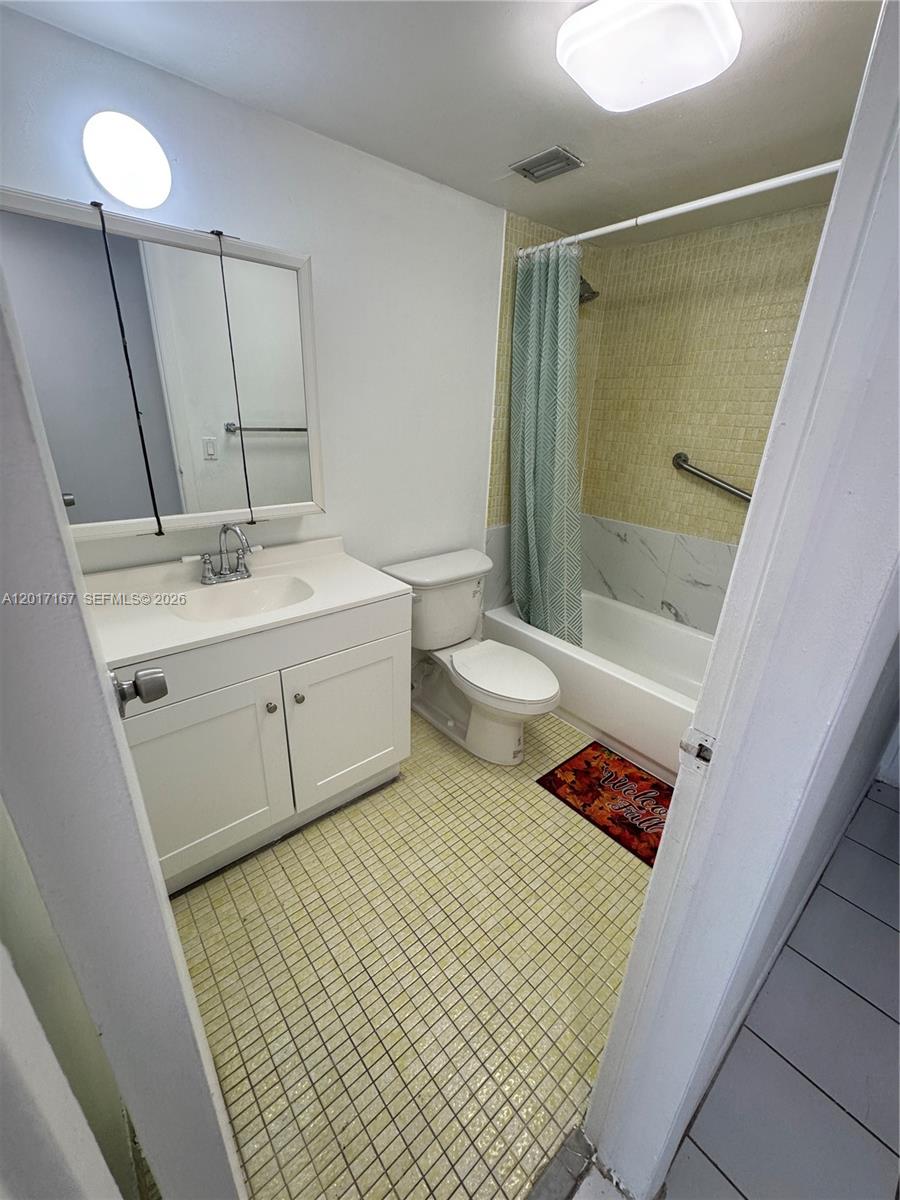 THREE HORIZONS NORTH COND - Residential