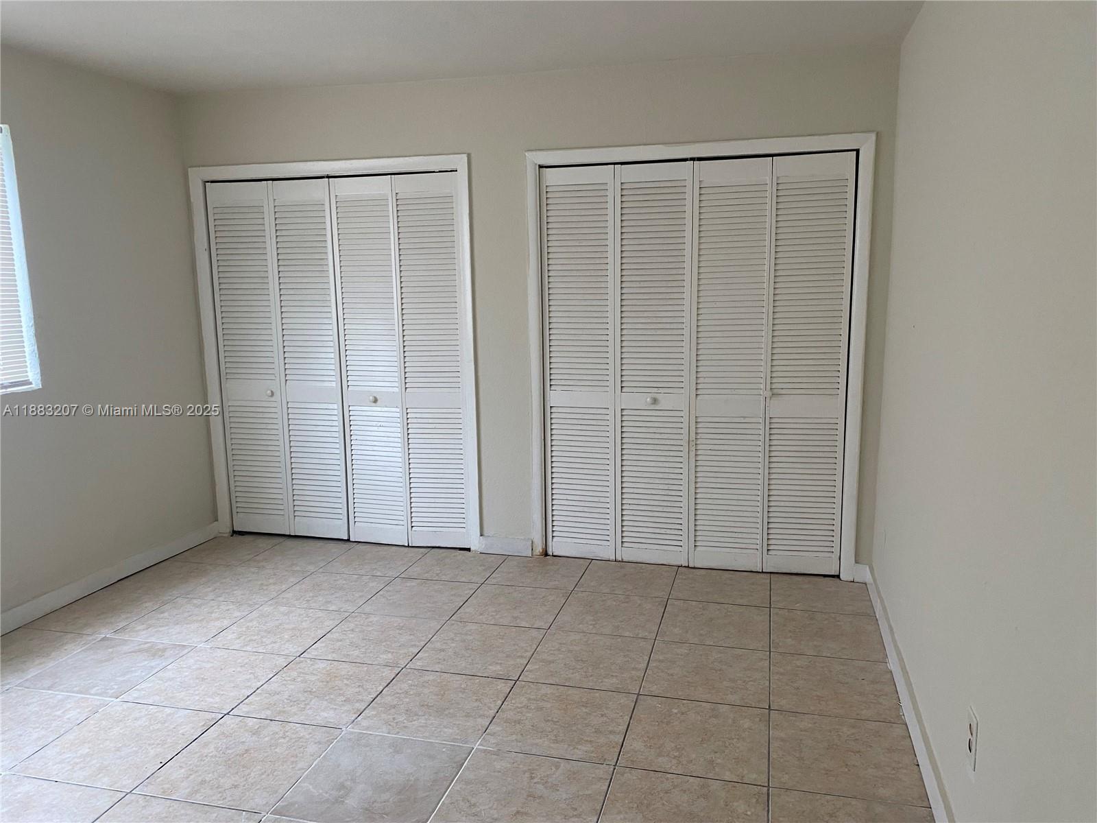 THE WHITE HOUSE CONDO - Residential Lease