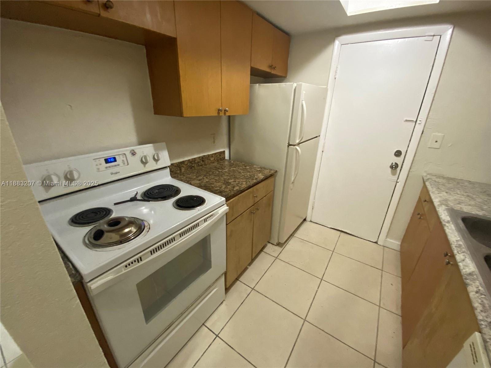 THE WHITE HOUSE CONDO - Residential Lease