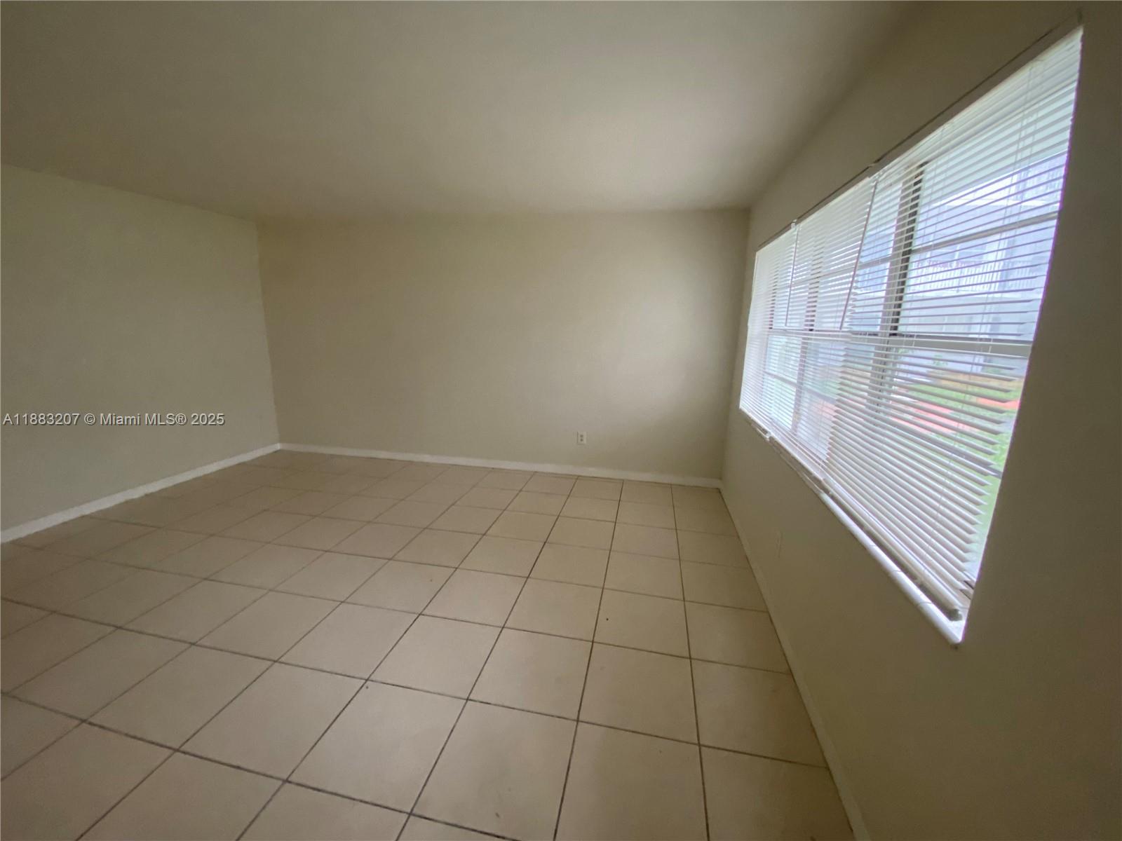 THE WHITE HOUSE CONDO - Residential Lease