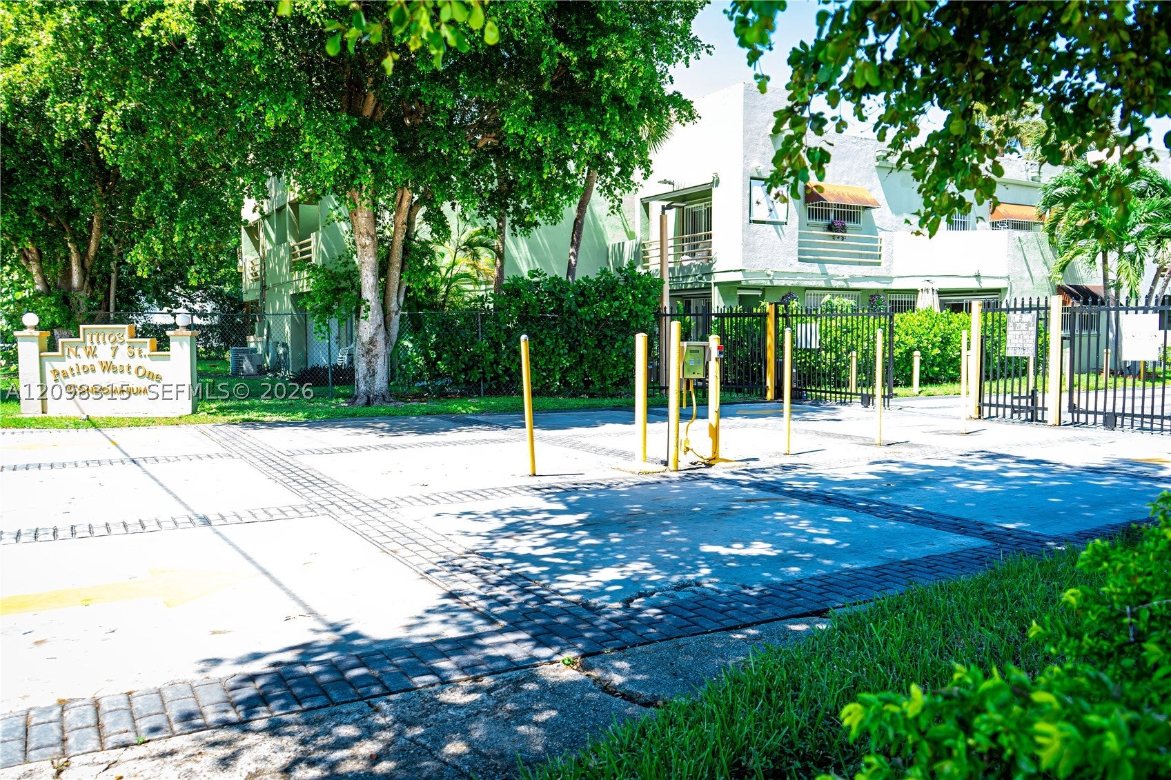 11113 NW 7th St 105-1