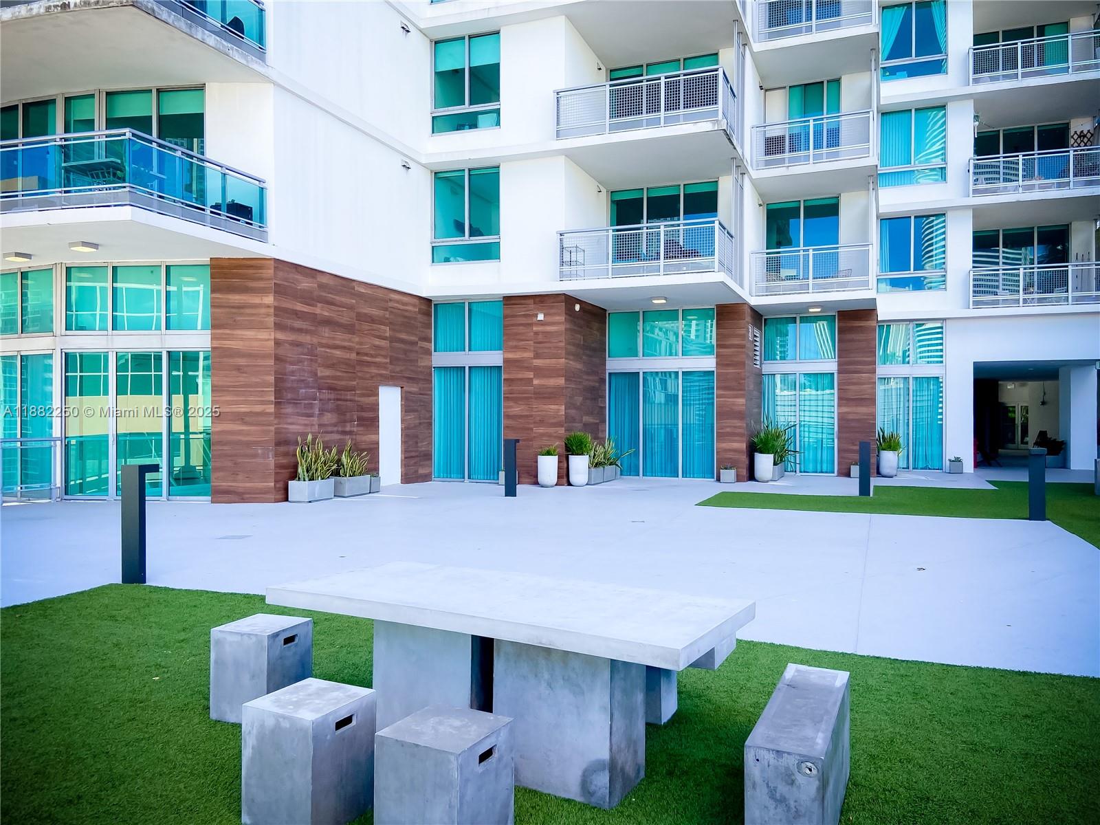 WIND CONDO - Residential