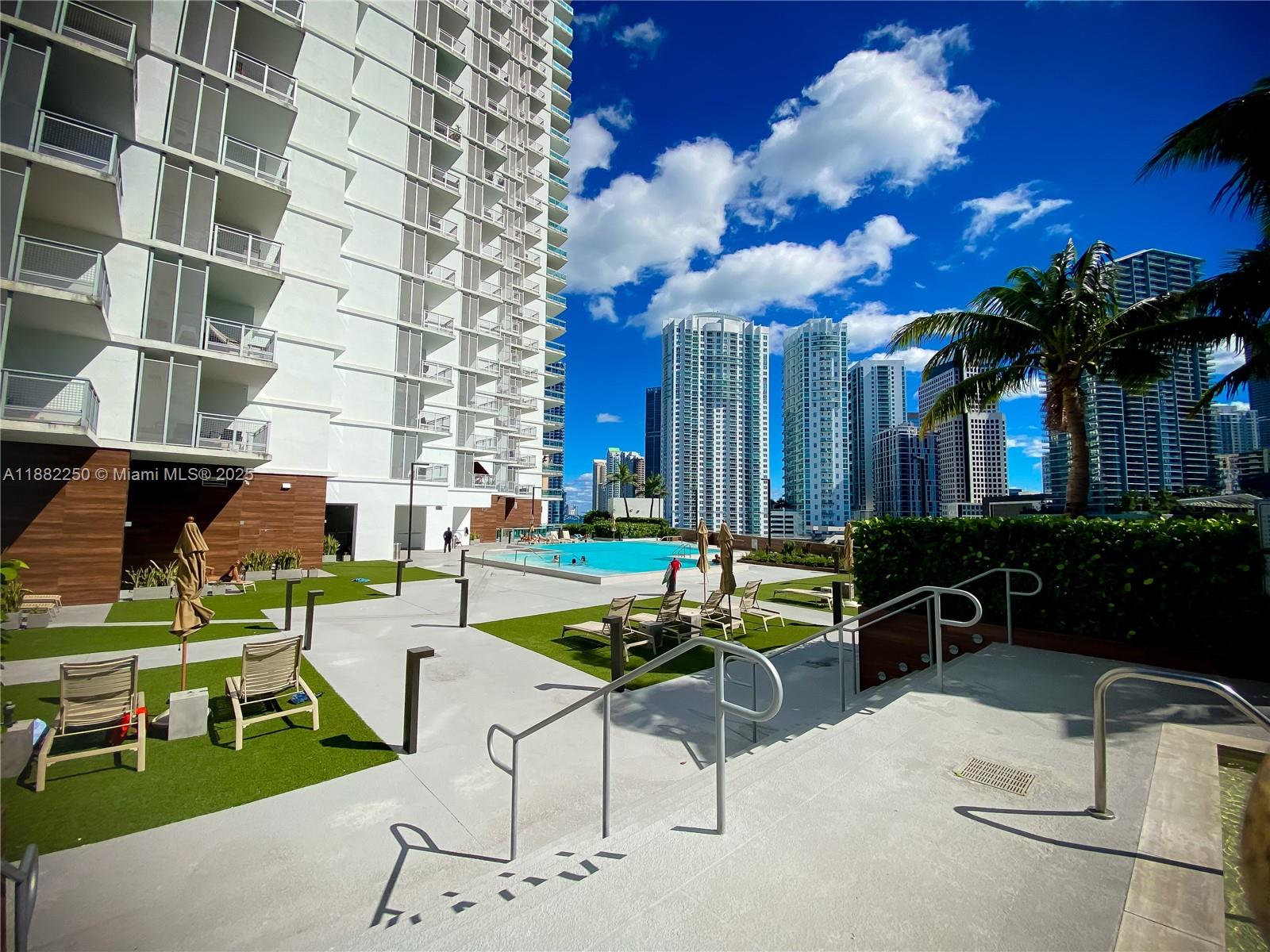 WIND CONDO - Residential