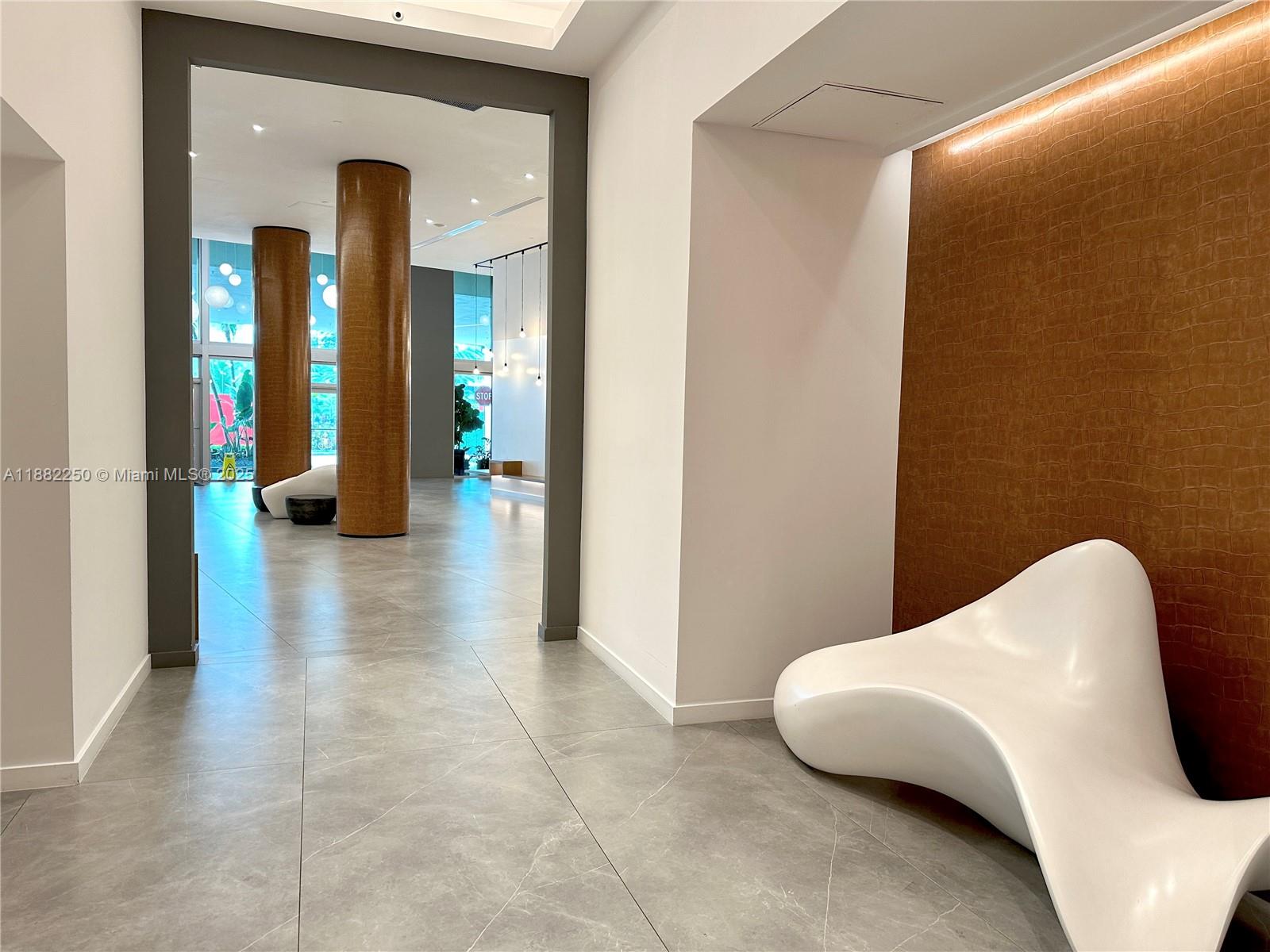 WIND CONDO - Residential