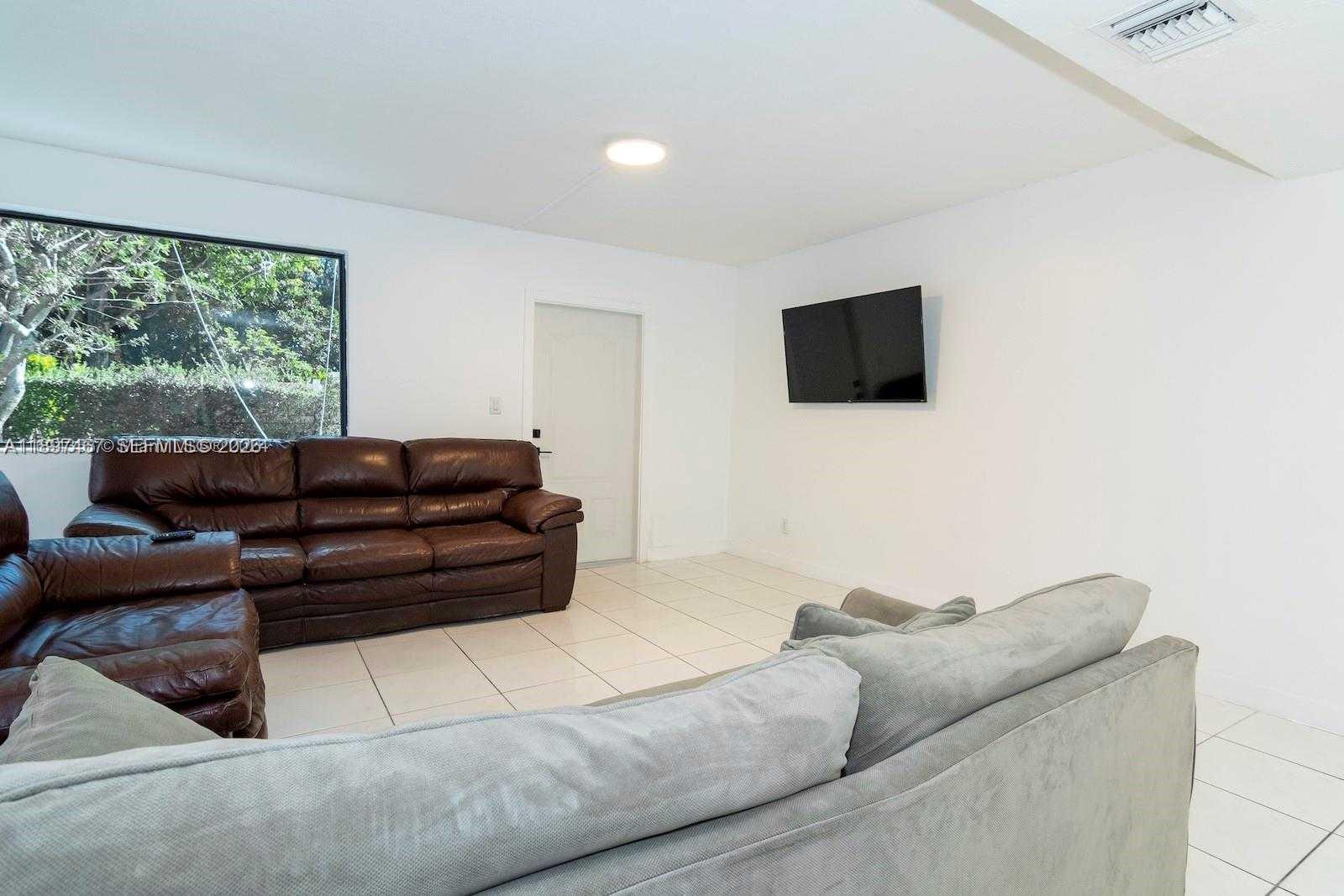 CORAL VILLAS REV - Residential