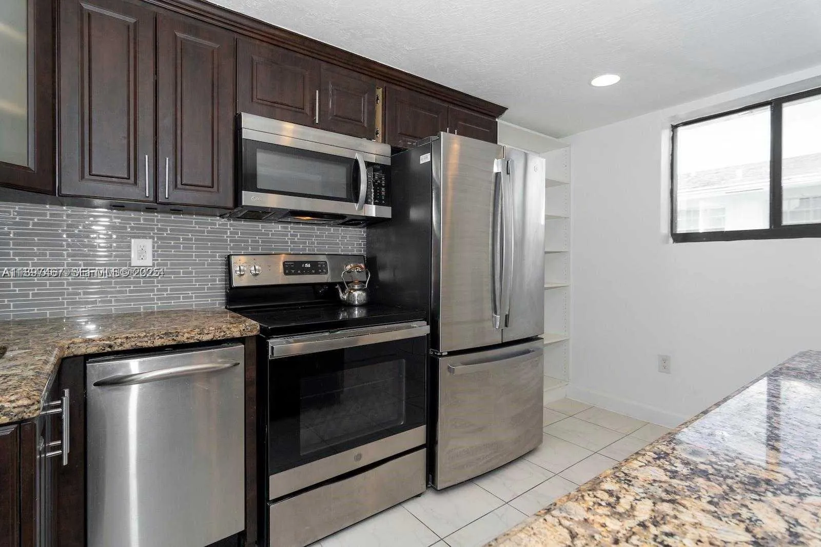 Miami, Florida 33155, United States, 5 Bedrooms Bedrooms, ,2 BathroomsBathrooms,Residential,Active,230601