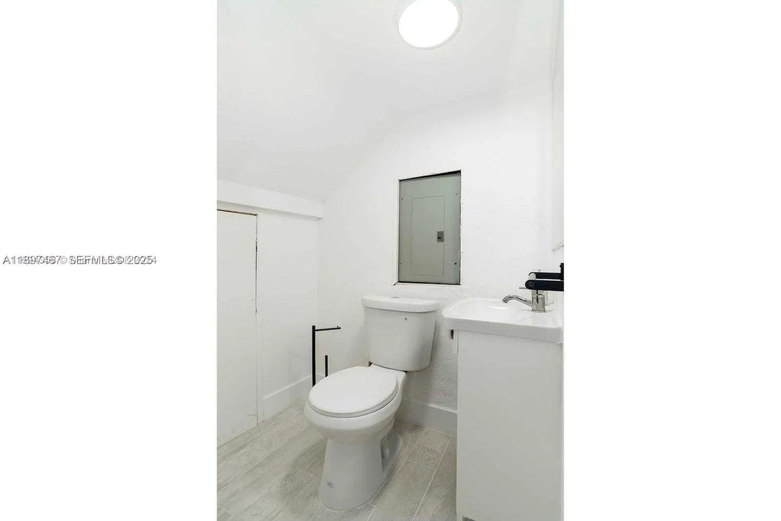 Miami, Florida 33155, United States, 5 Bedrooms Bedrooms, ,2 BathroomsBathrooms,Residential,Active,230601