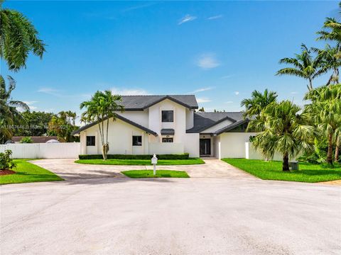 Single Family Residence in Miami FL 12725 100th Ct.jpg