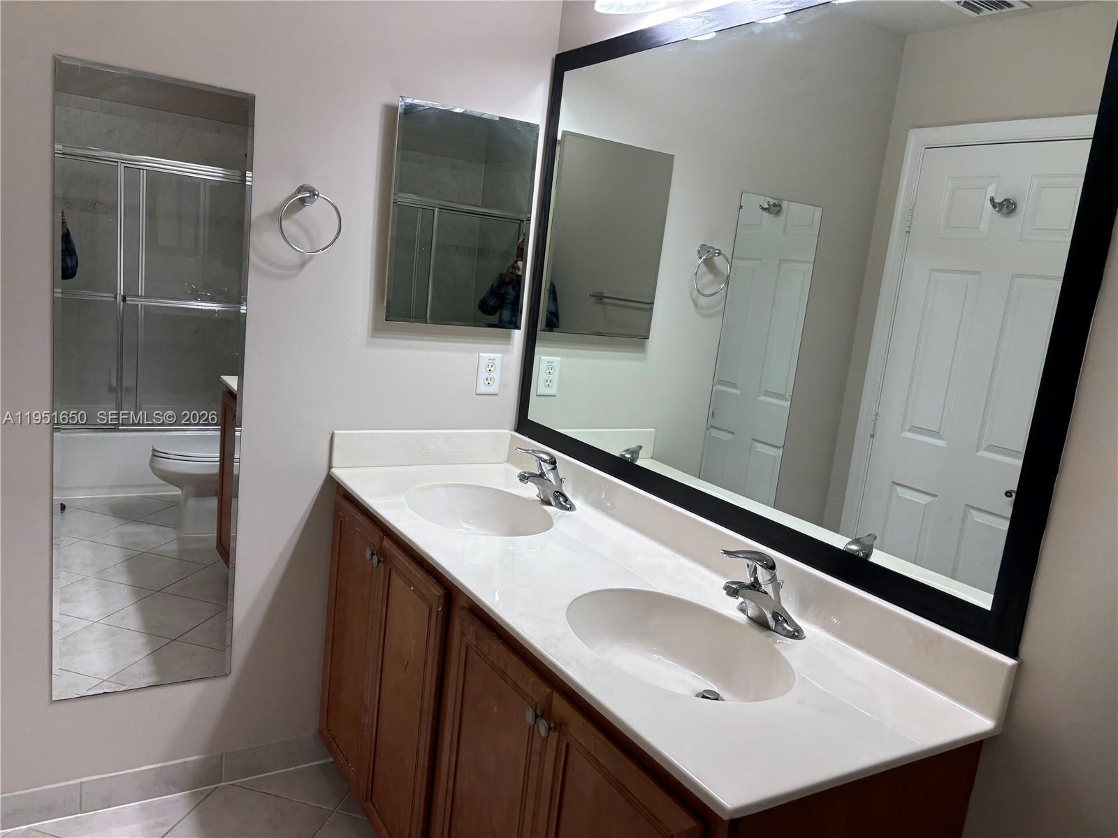 HAMPTON HILLS - Residential