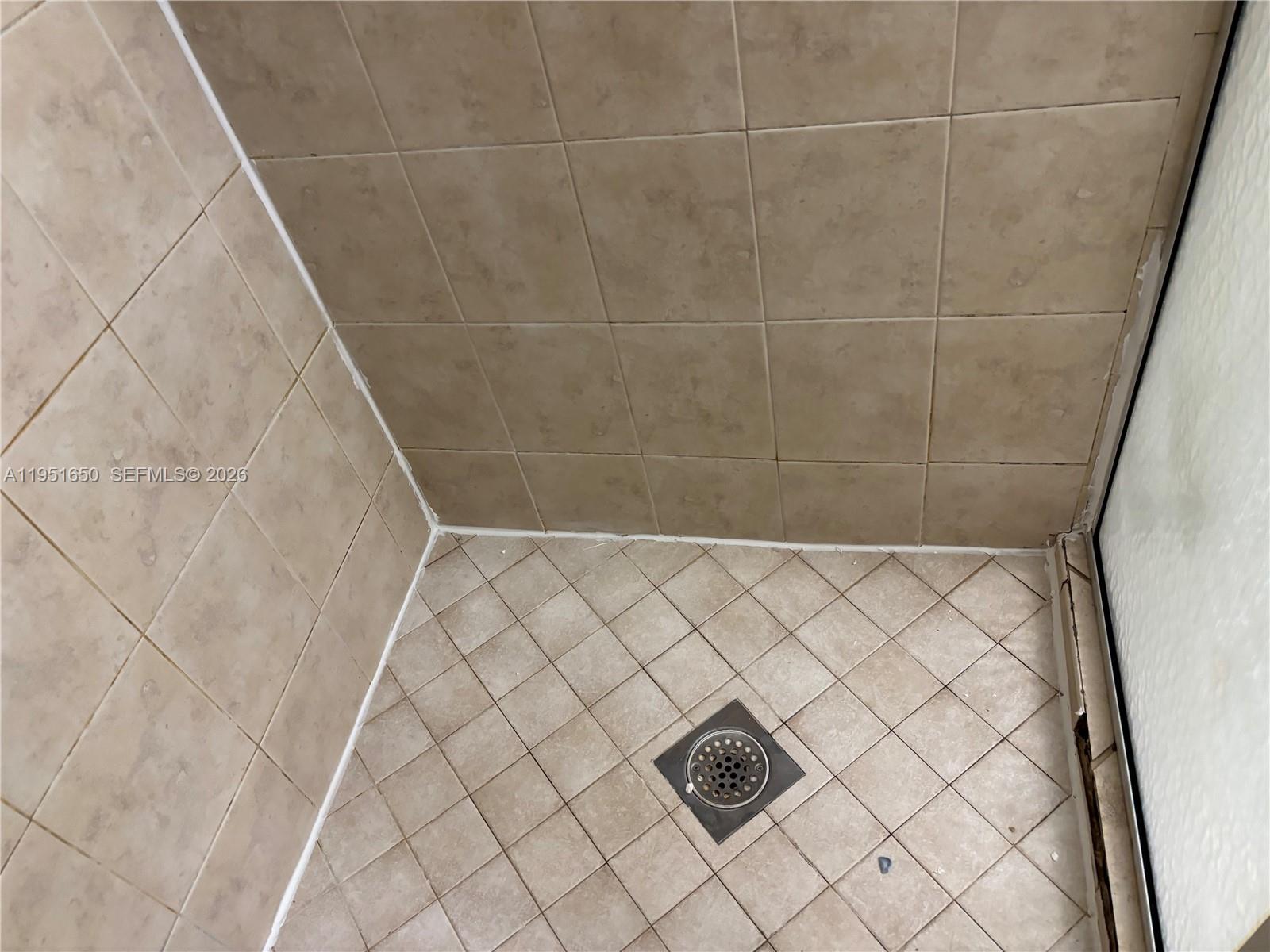 HAMPTON HILLS - Residential