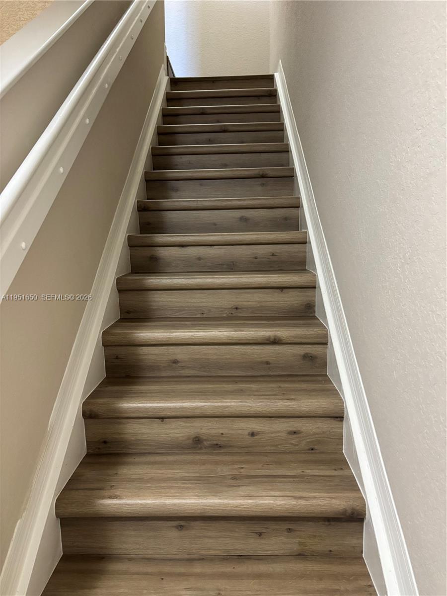 HAMPTON HILLS - Residential