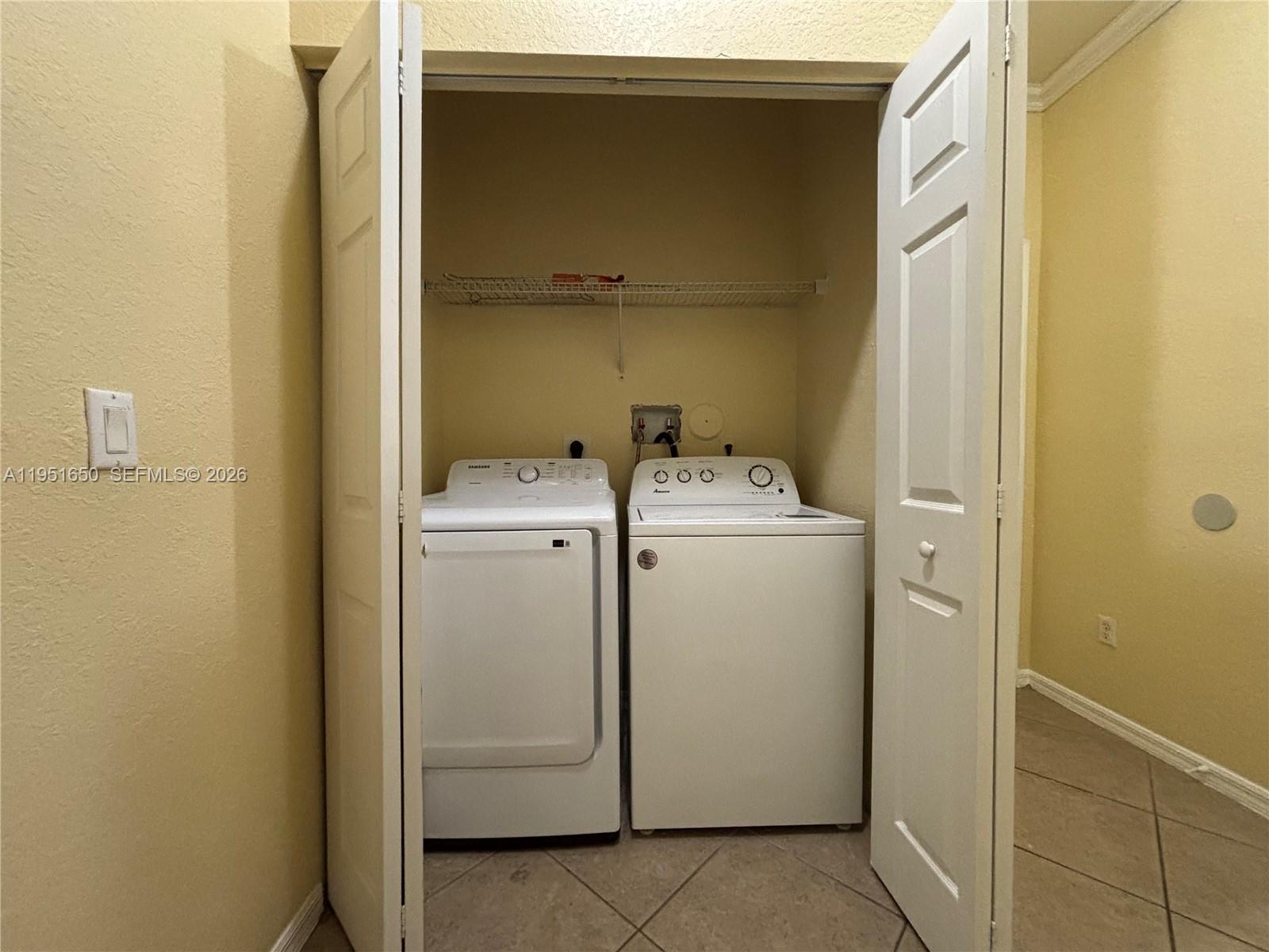 HAMPTON HILLS - Residential