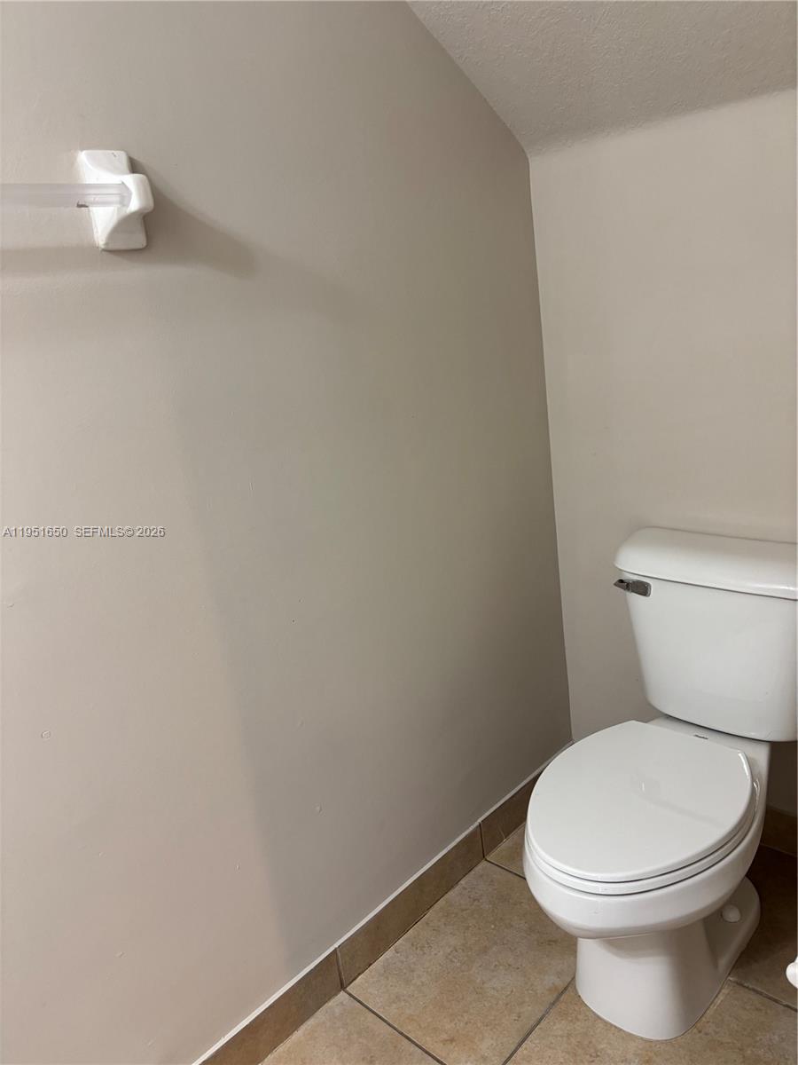 HAMPTON HILLS - Residential