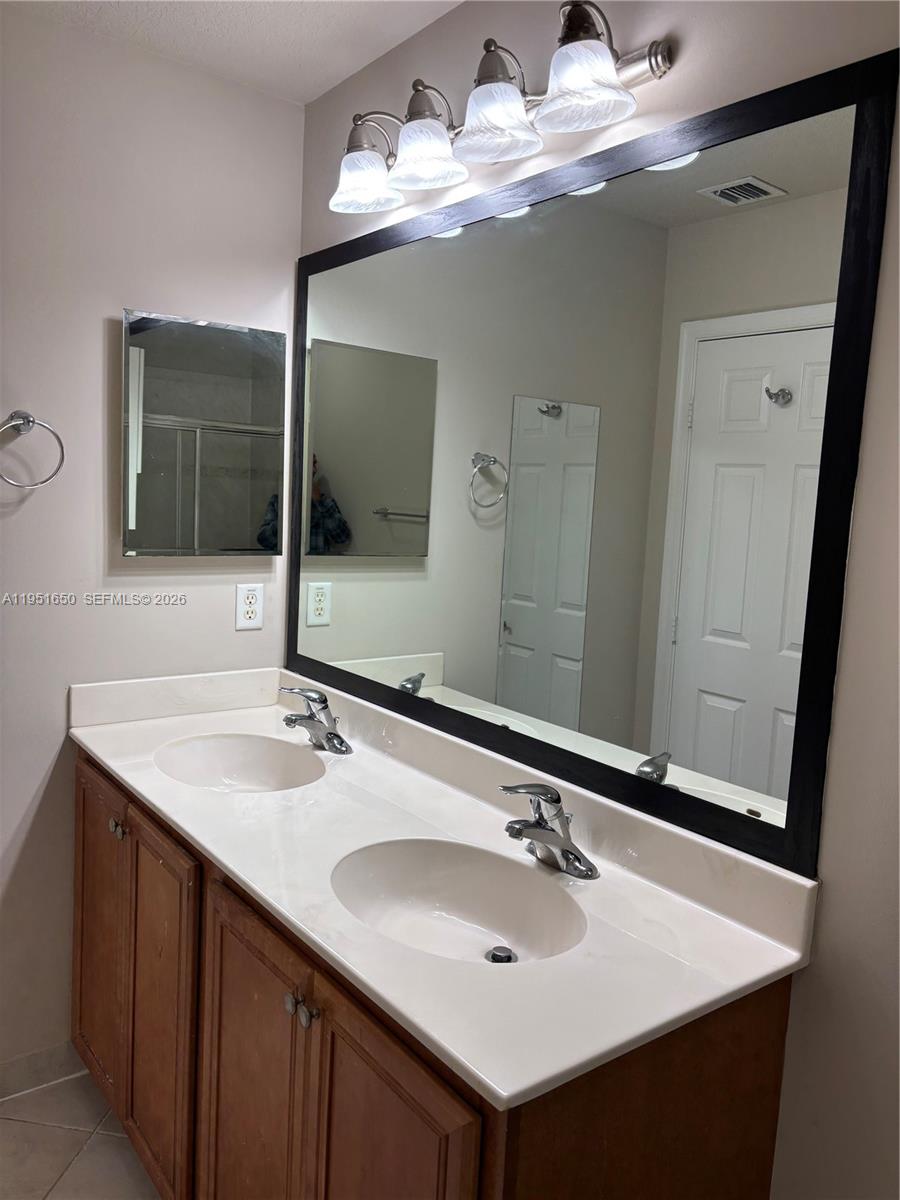 HAMPTON HILLS - Residential