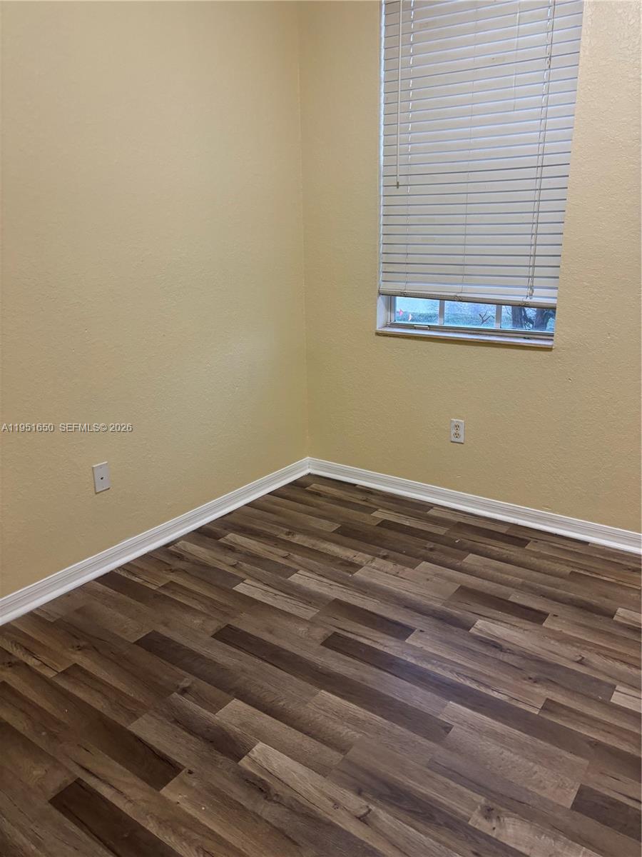 HAMPTON HILLS - Residential