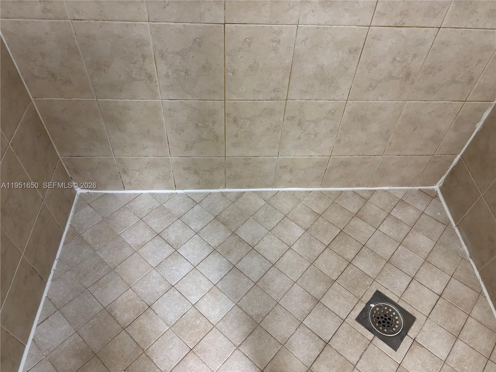 HAMPTON HILLS - Residential