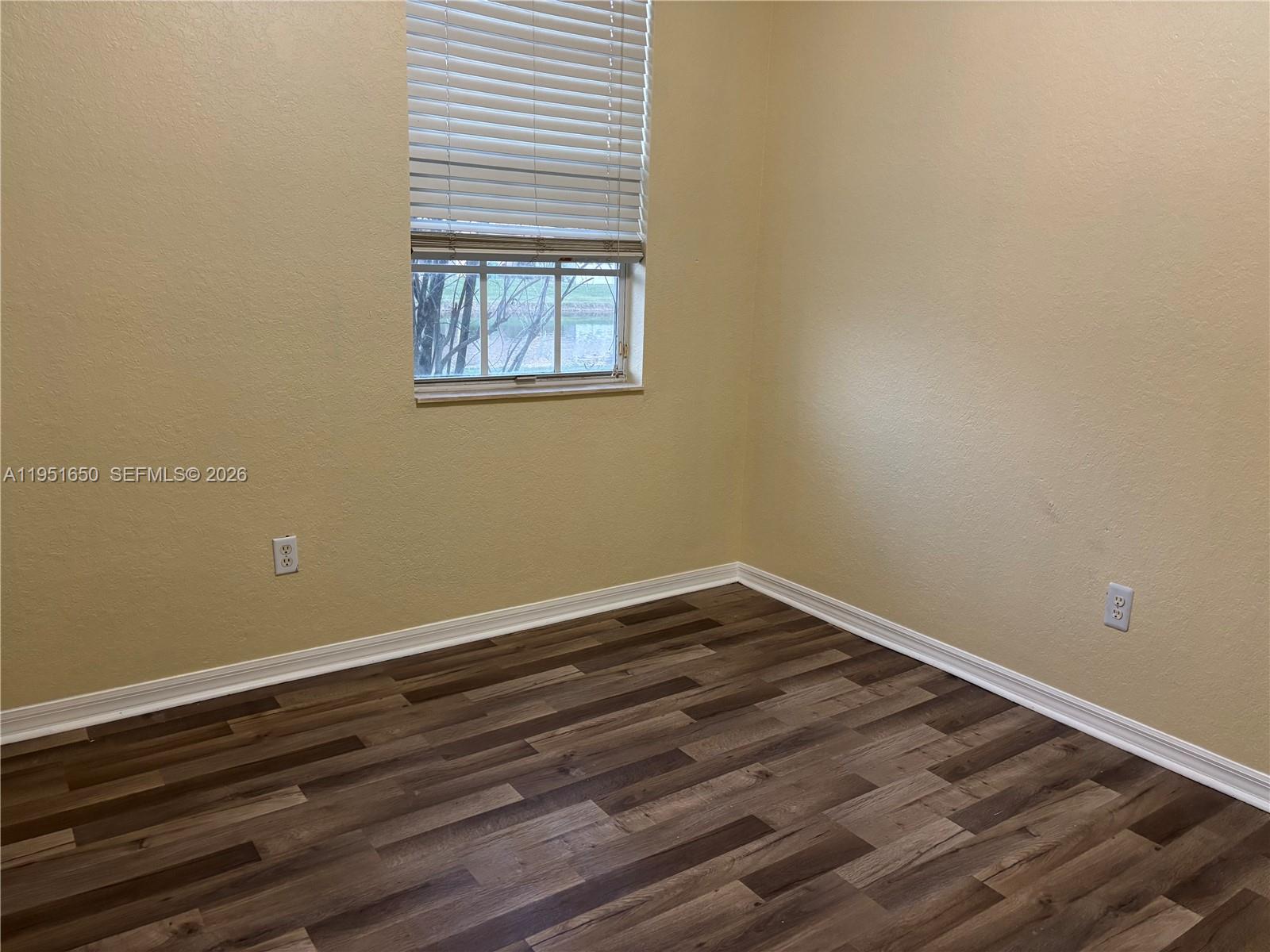 HAMPTON HILLS - Residential