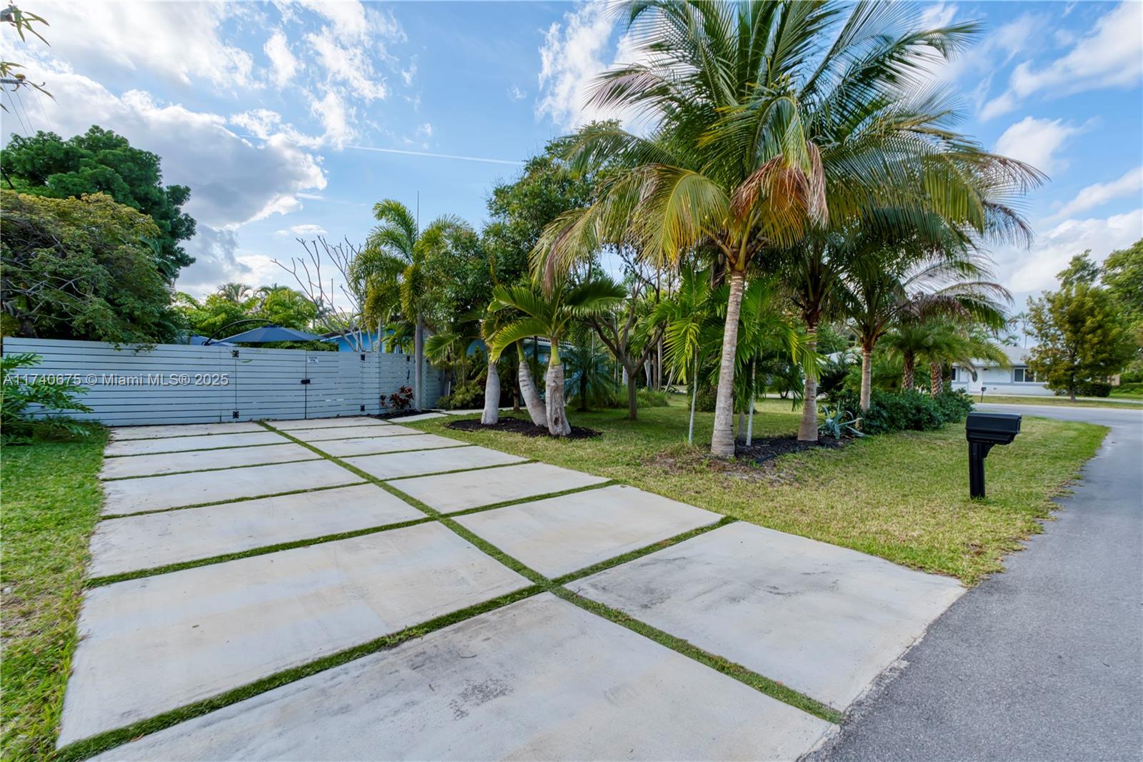 SUNSET MANORS AMEN PLAT - Residential