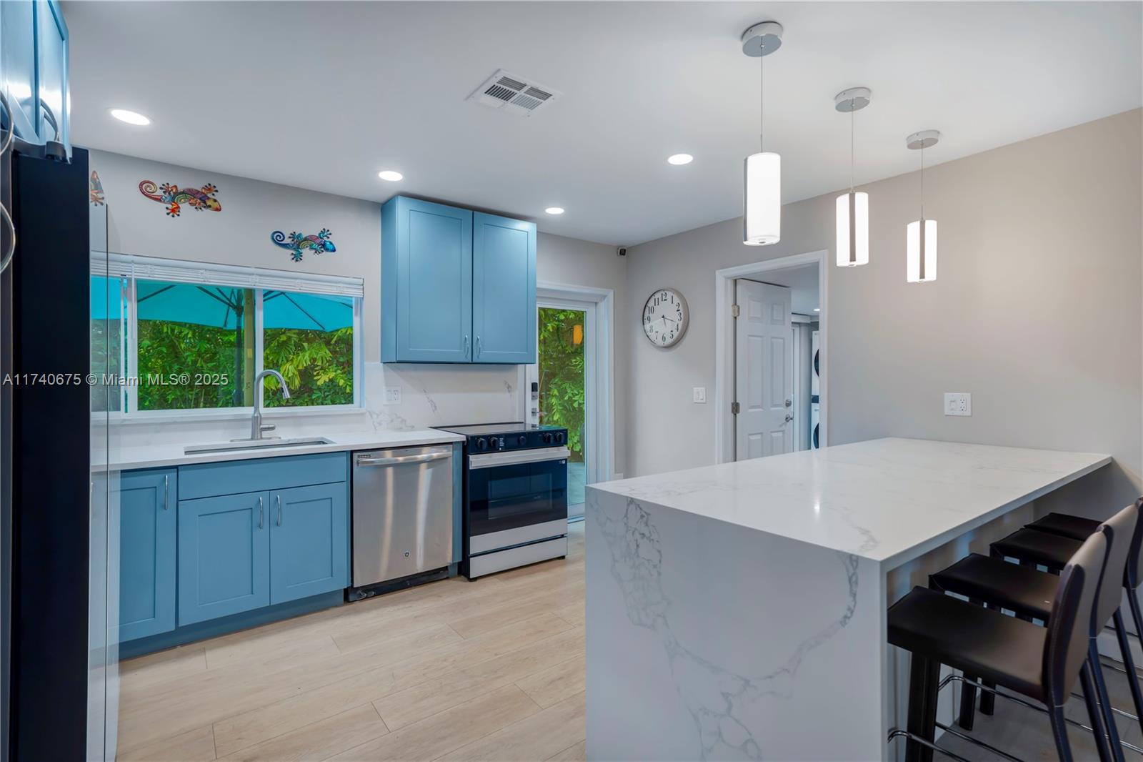SUNSET MANORS AMEN PLAT - Residential