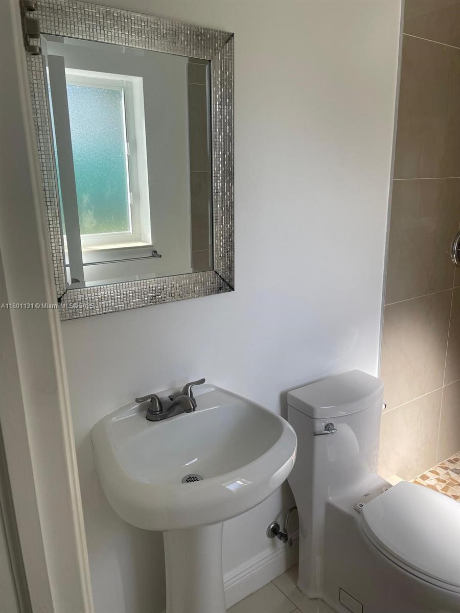 LAKE WORTH TOWN OF - Residential Lease