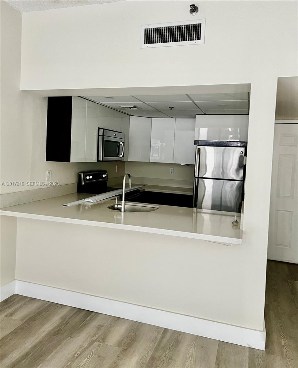 BRICKELL KEY II CONDO - Residential Lease