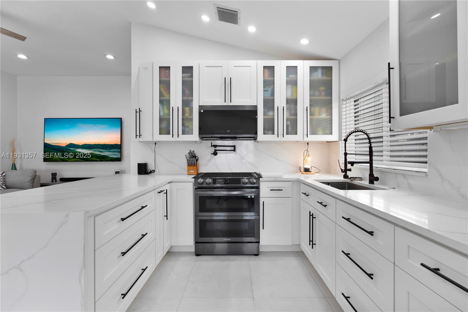 MONTERREY 6TH ADDN - Residential Lease