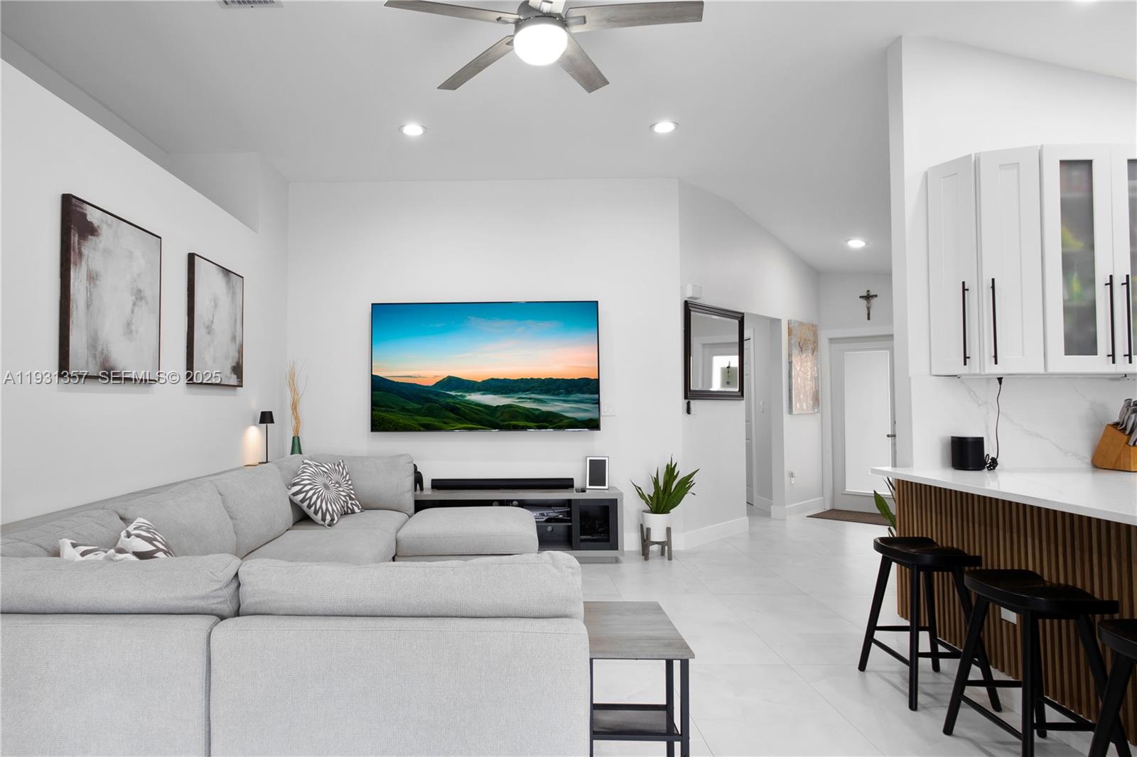 MONTERREY 6TH ADDN - Residential Lease