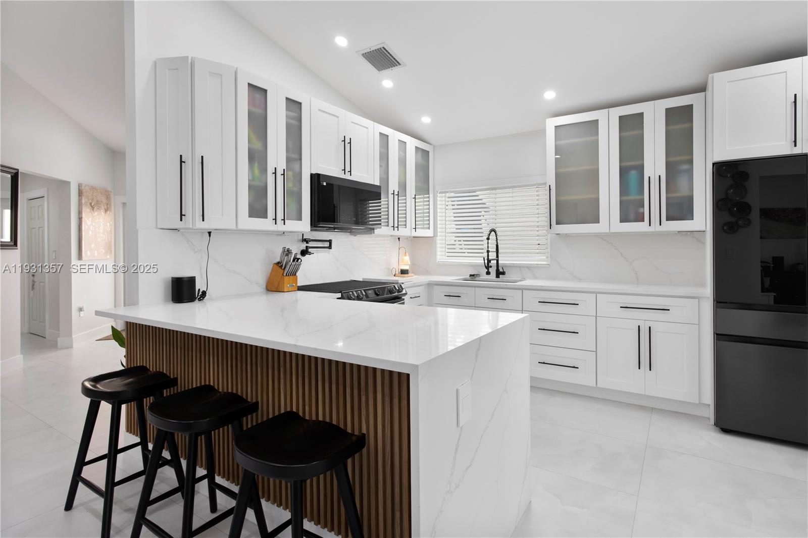 MONTERREY 6TH ADDN - Residential Lease