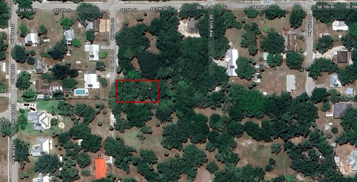 Residential Land in Okeechobee County. Spacious residential lots ranging from standard-sized home sites to expansive multi-acre properties. Opportunity to purchase with another 28,967SF of land on SE 11th Avenue. Prefer to sell this lot along with lots located at SE 11th Avenue. Property is located between SE 7th Street and SE 9th Street on 10th Avenue. Dead End Street. The additional parcel is directly behind this parcel. No trespassing.
