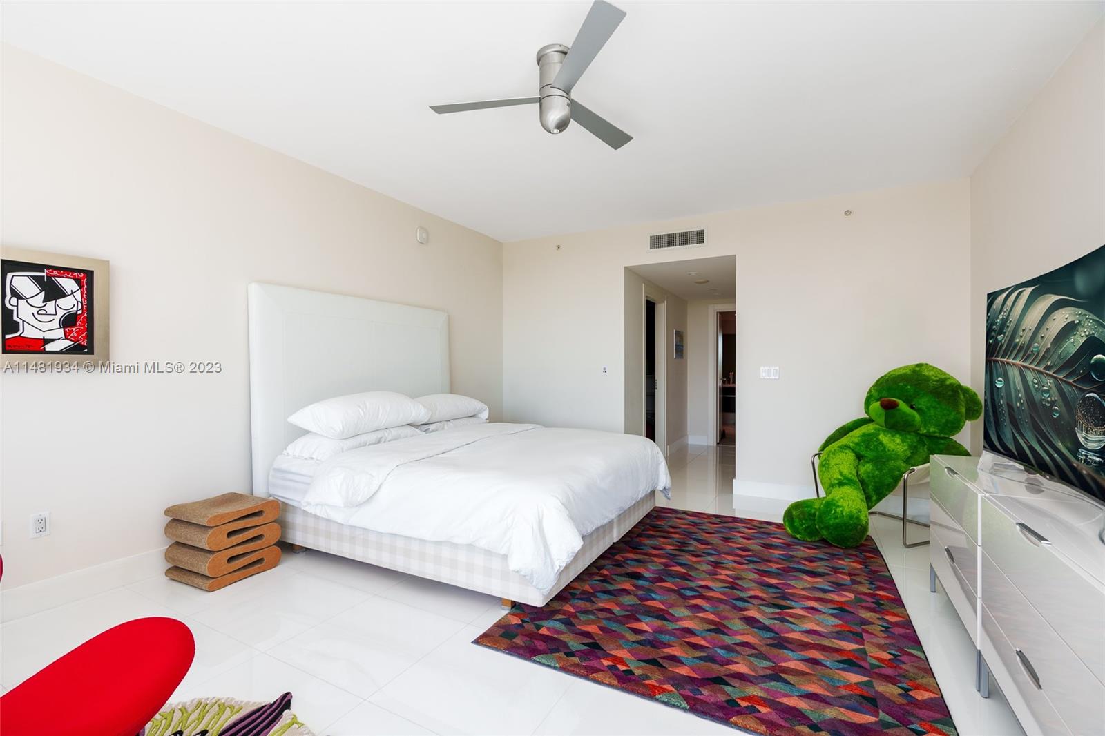 GROVENOR HOUSE CONDO - Residential