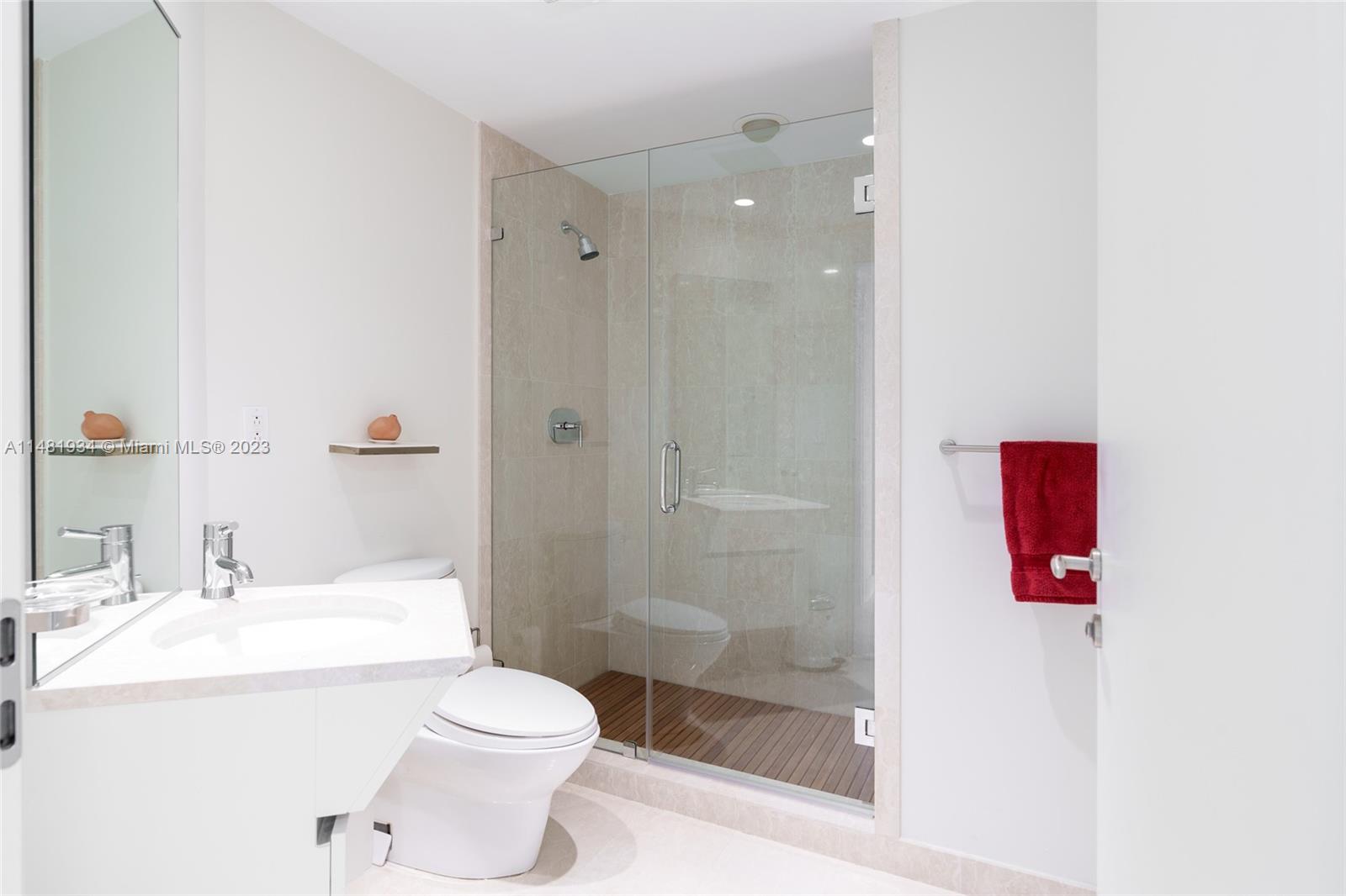 GROVENOR HOUSE CONDO - Residential